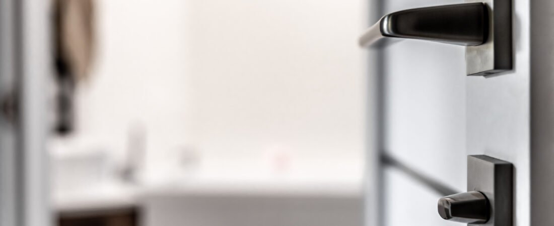 Qual Porta Comprar para o Banheiro: Guia Definitivo para Escolher a Ideal