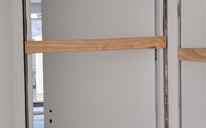 5 Razões Para Escolher Porta de Embutir em Construções e Reformas