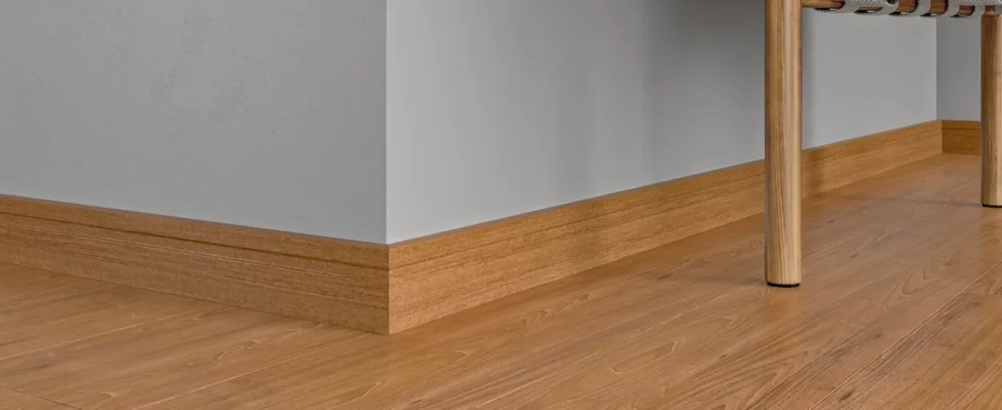 Rodapé de Madeira: Como Calcular a Metragem Correta para Sua Obra